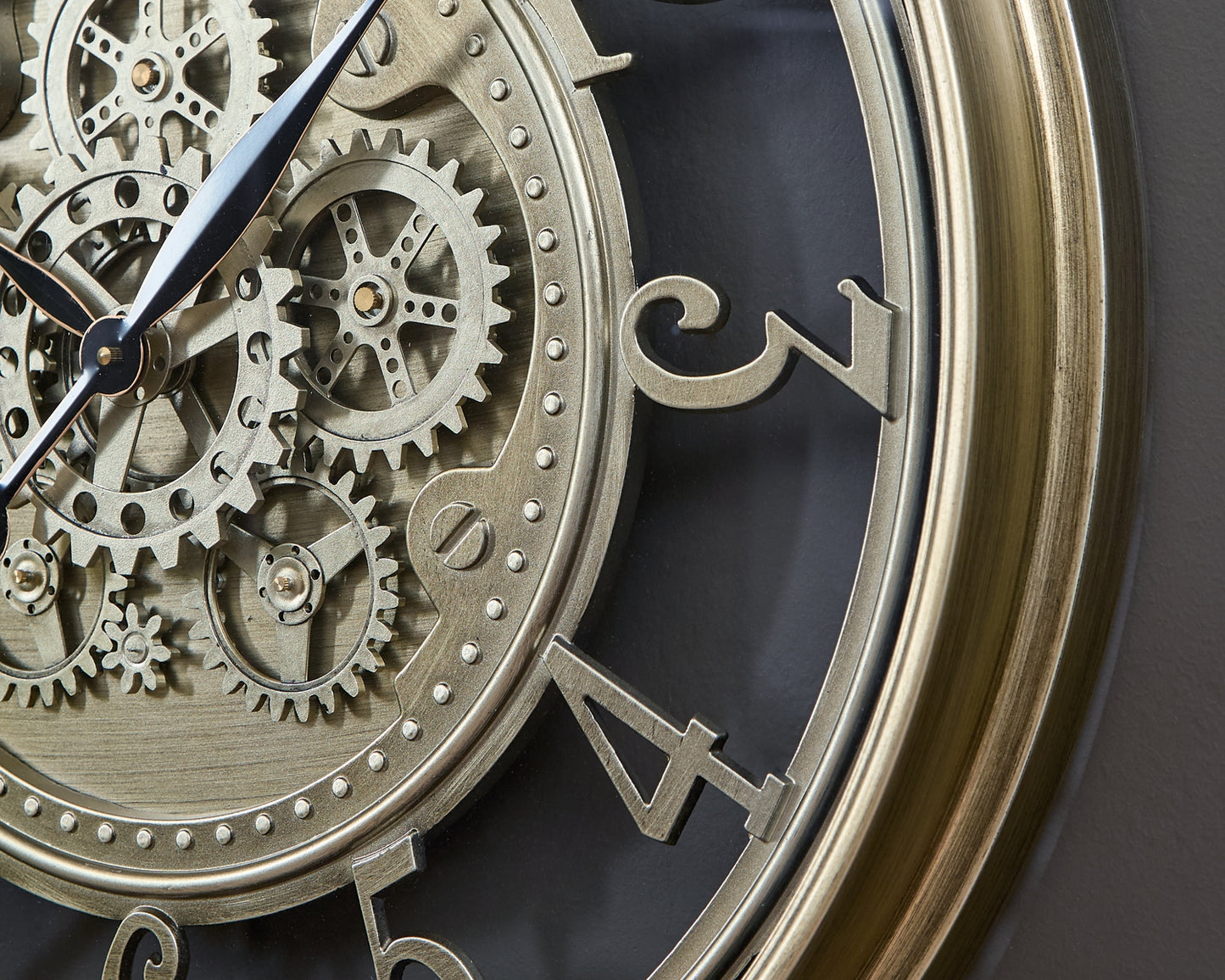 Ashley Express - Reloj de pared Gilover