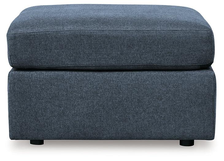 Ashley Express - Otomana extragrande con acento Modmax