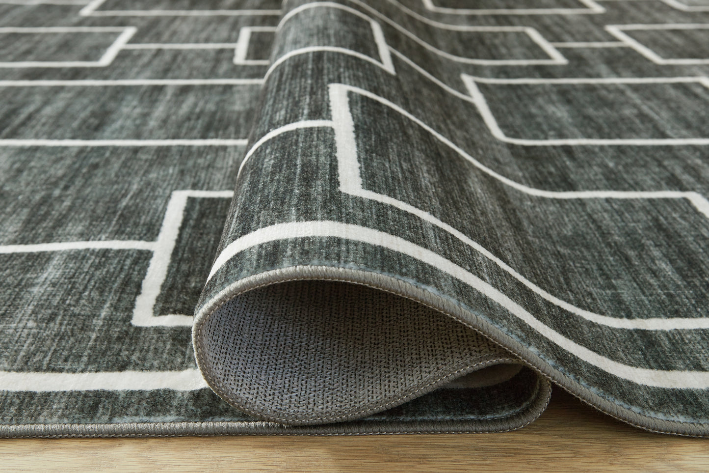 Ashley Express - Alfombra mediana lavable Elderland