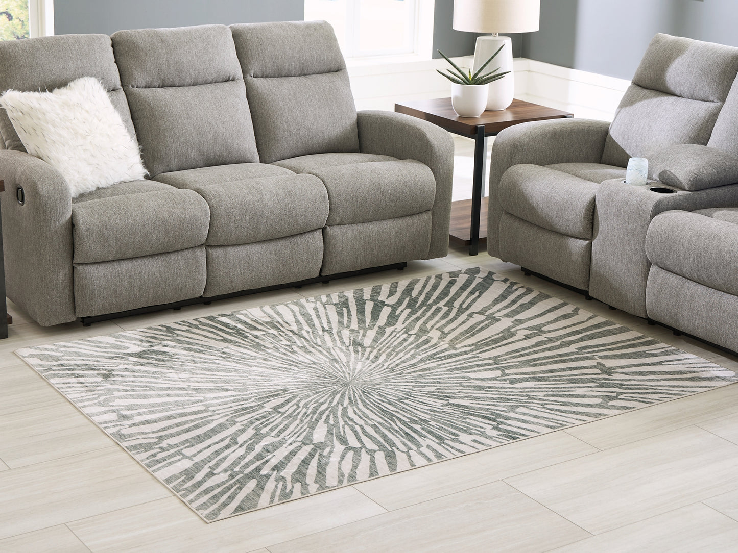 Ashley Express - Alfombra lavable mediana Verland