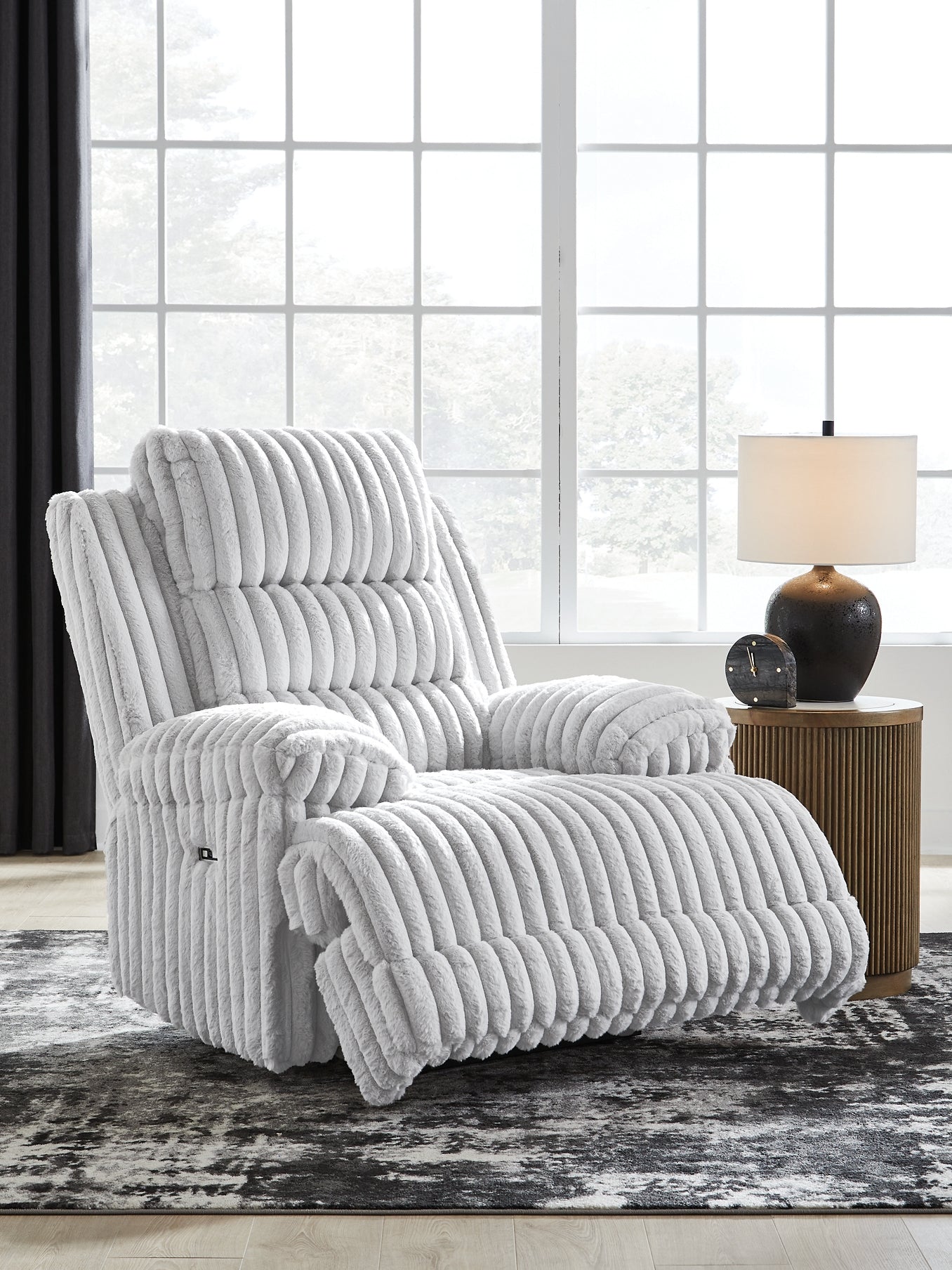 Sillón reclinable eléctrico de pared Zero de Rhines Falls