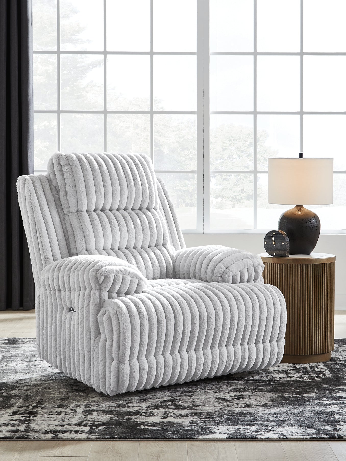 Sillón reclinable eléctrico de pared Zero de Rhines Falls