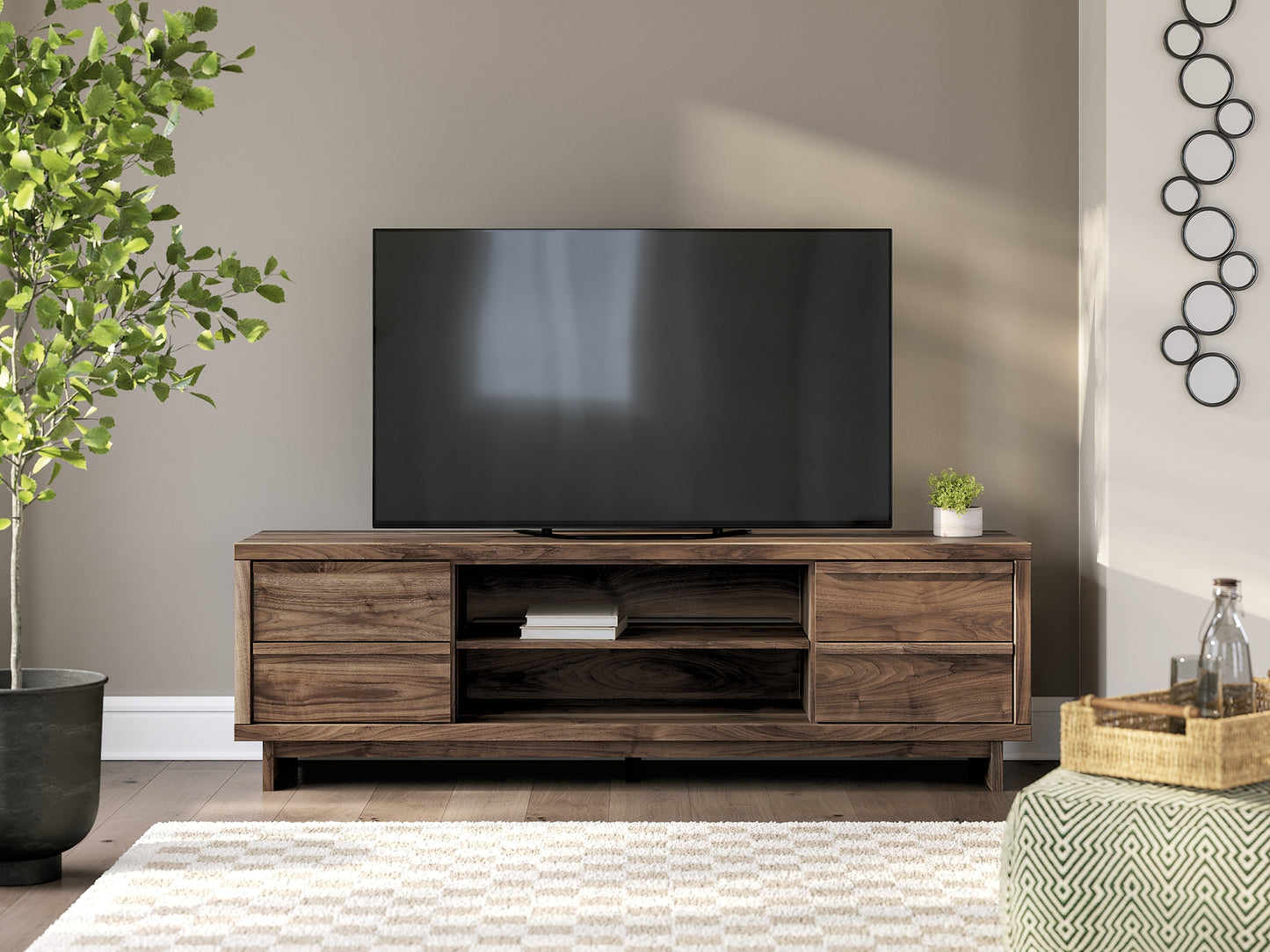 Mueble de TV Zadilyn XL con opción de chimenea