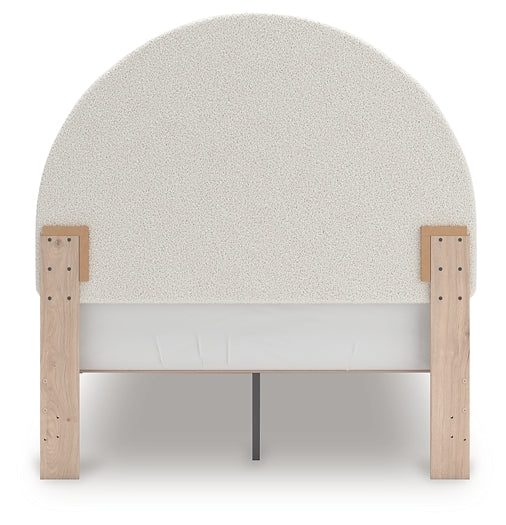 Ashley Express - Cama Arloster con paneles tapizados