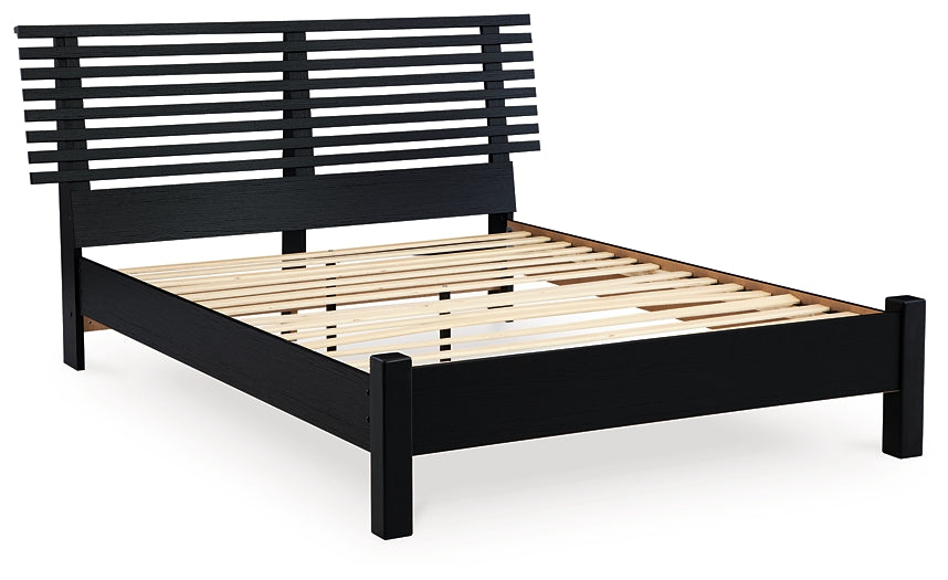 Ashley Express - Cama Danziar con paneles de láminas