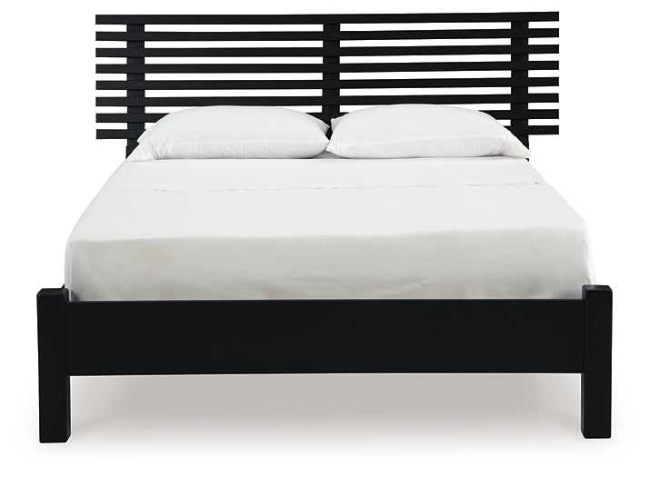 Ashley Express - Cama Danziar con paneles de láminas