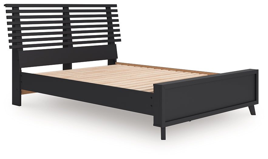 Ashley Express - Cama Danziar con paneles de láminas
