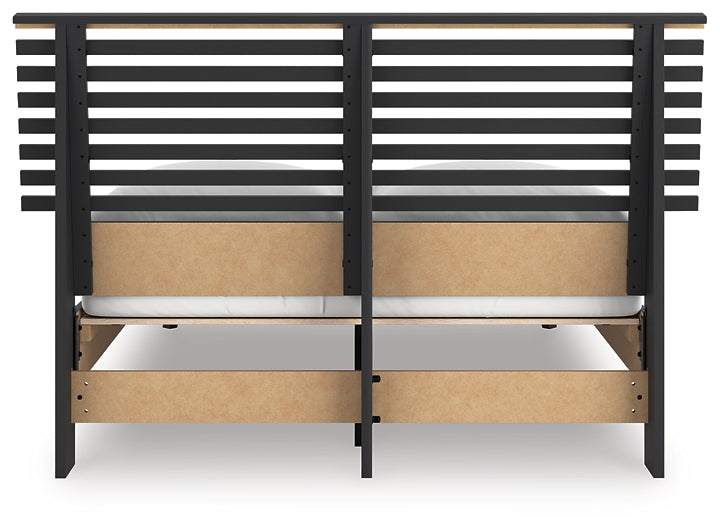 Ashley Express - Cama Danziar con paneles de láminas