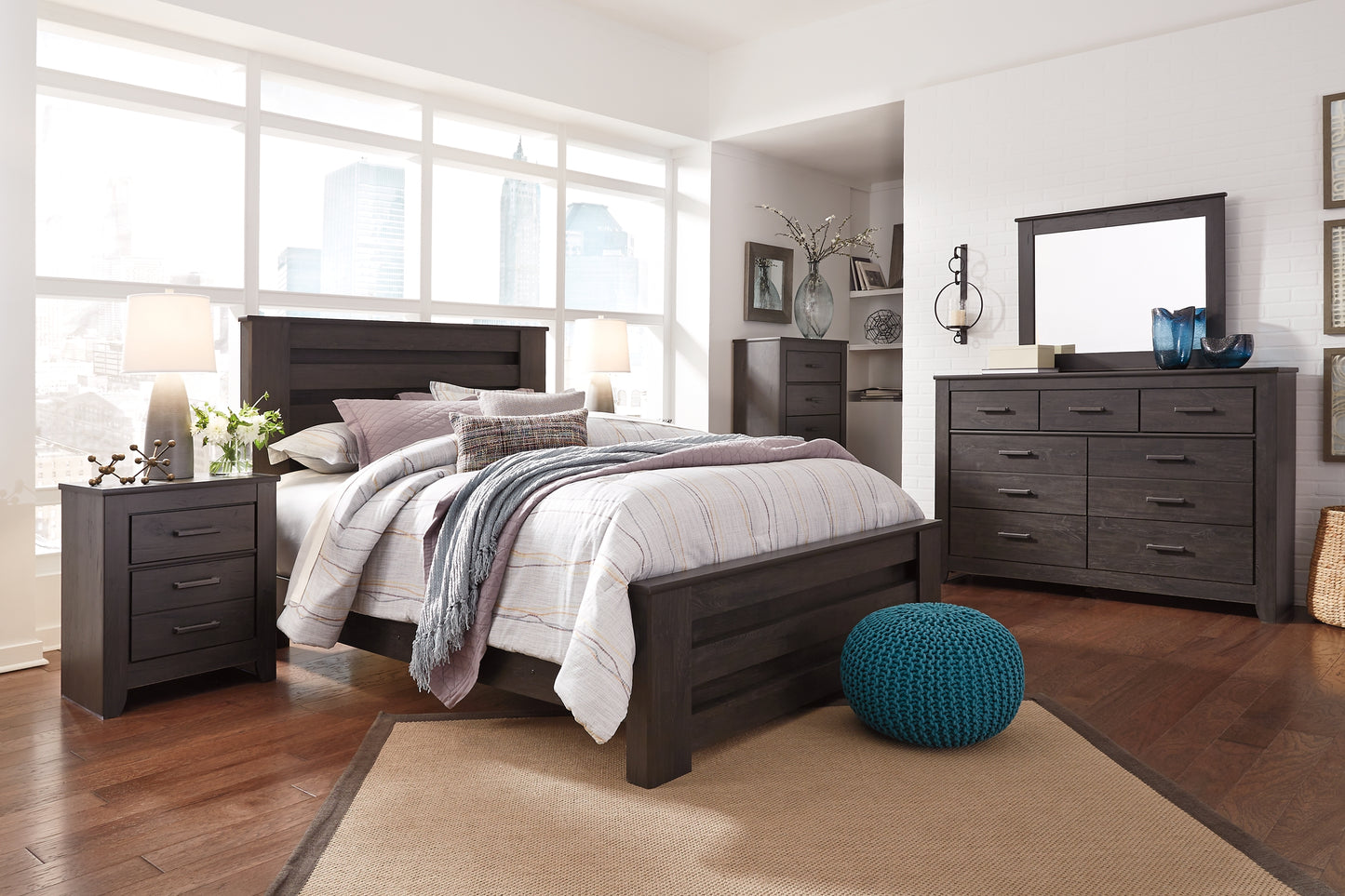 Ashley Express - Cama con paneles Brinxton