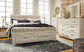 Cama de plataforma Bellaby con dos cajones de almacenamiento