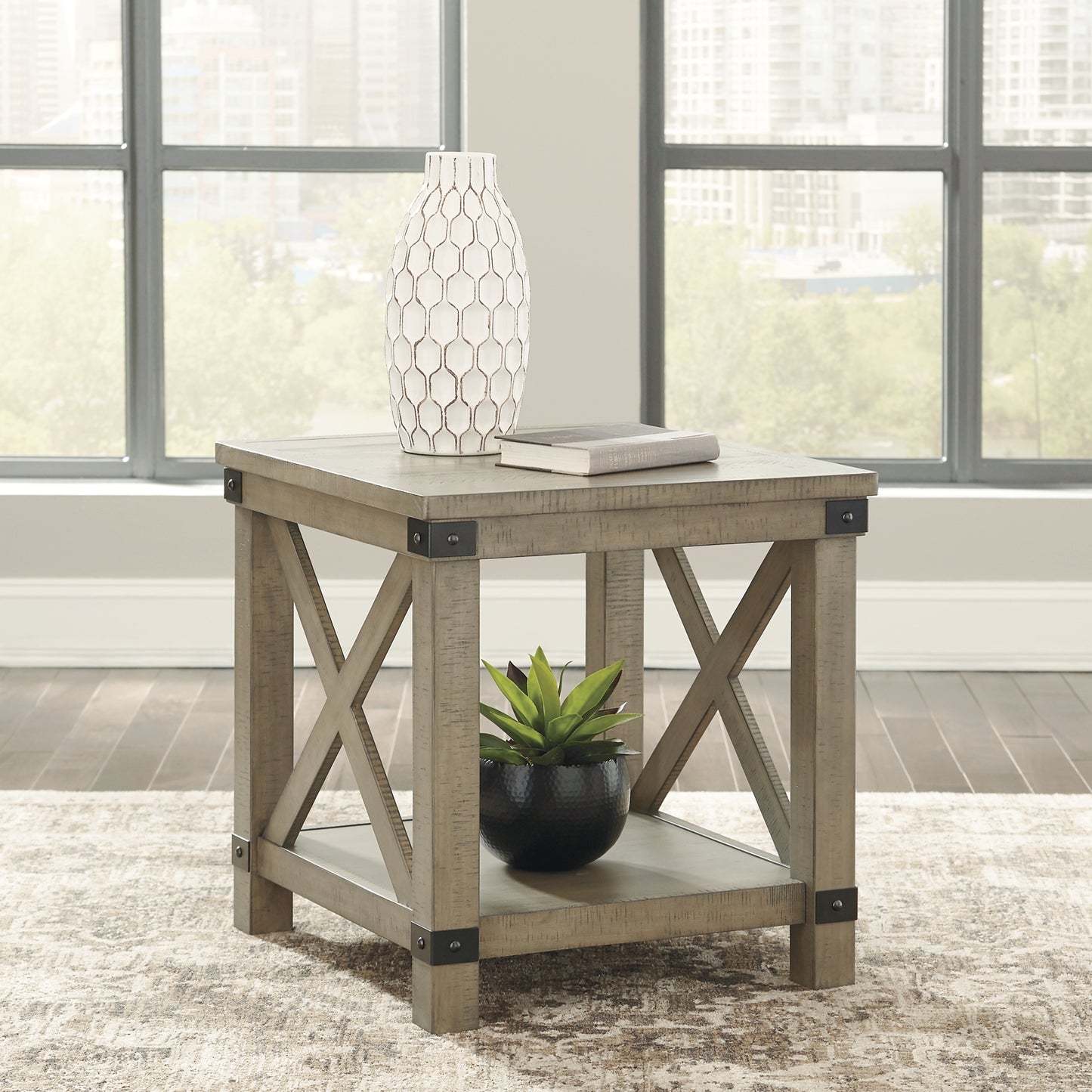 Ashley Express - Mesa auxiliar rectangular Aldwin