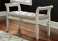 Ashley Express - Banco decorativo Realyn