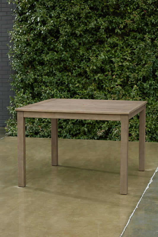 Ashley Express - Mesa de comedor cuadrada Aria Plains con UMB OPT