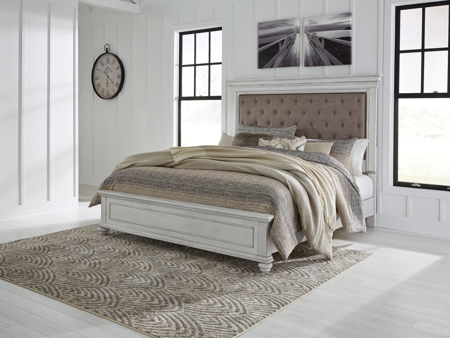 Cama con paneles Kanwyn