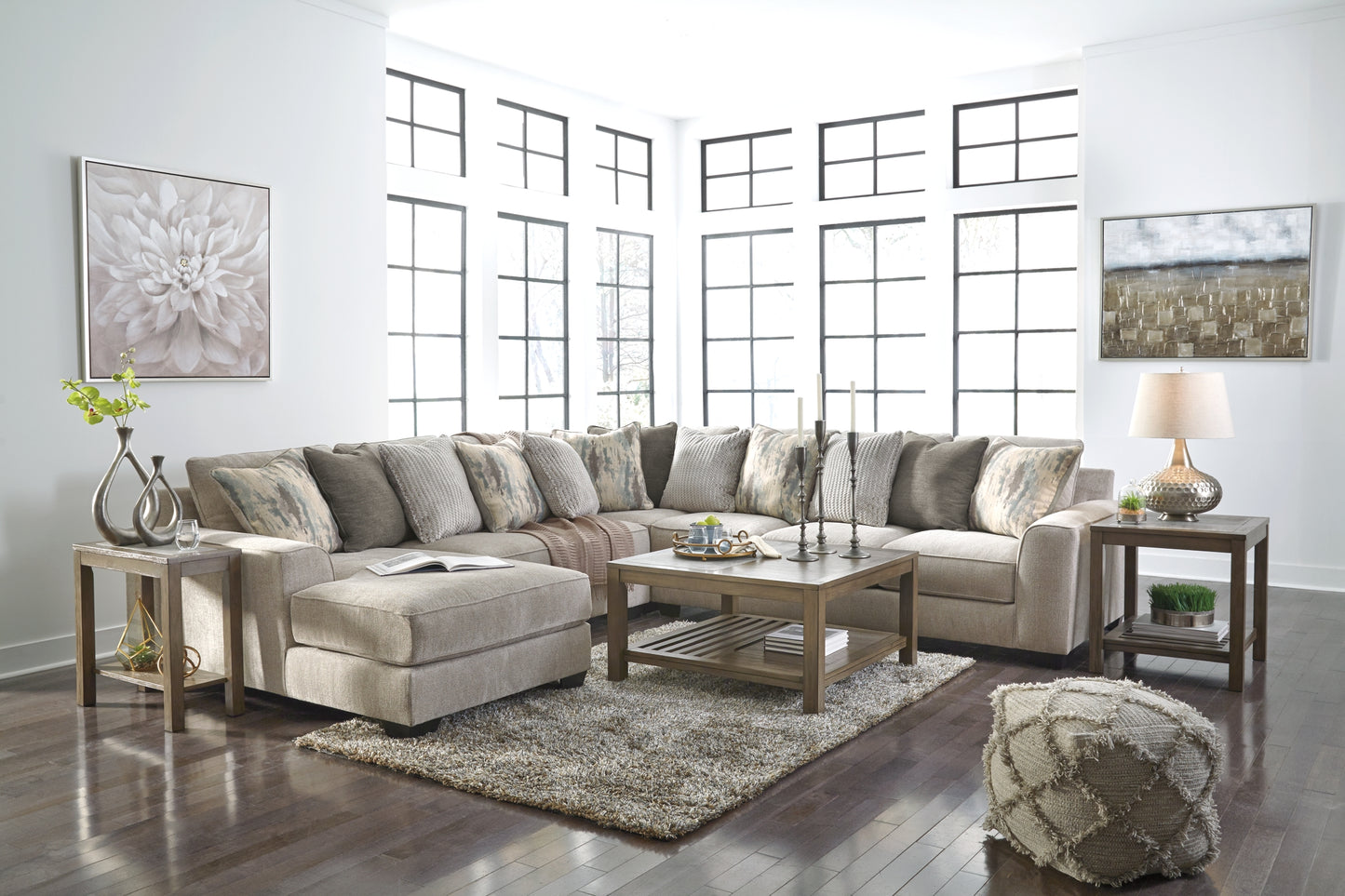Seccional Ardsley de 4 piezas con chaise longue