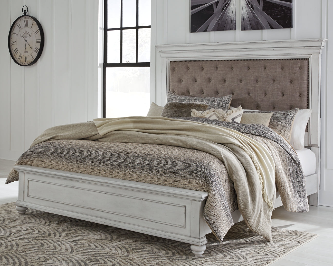 Cama con paneles Kanwyn