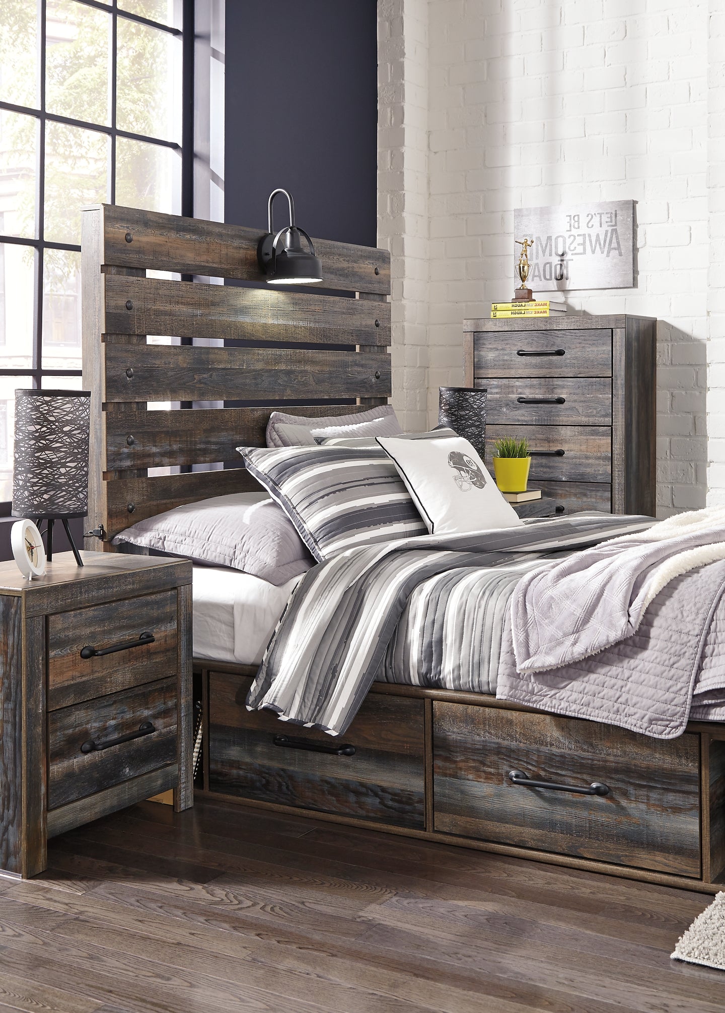 Cama con paneles Drystan y 4 cajones de almacenamiento