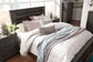 Ashley Express - Cama con paneles Brinxton