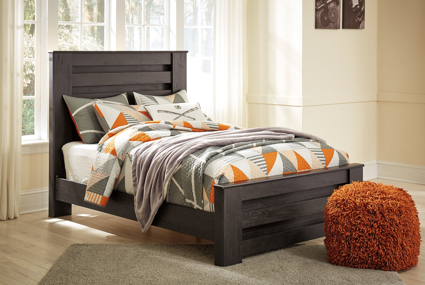 Ashley Express - Cama con paneles Brinxton