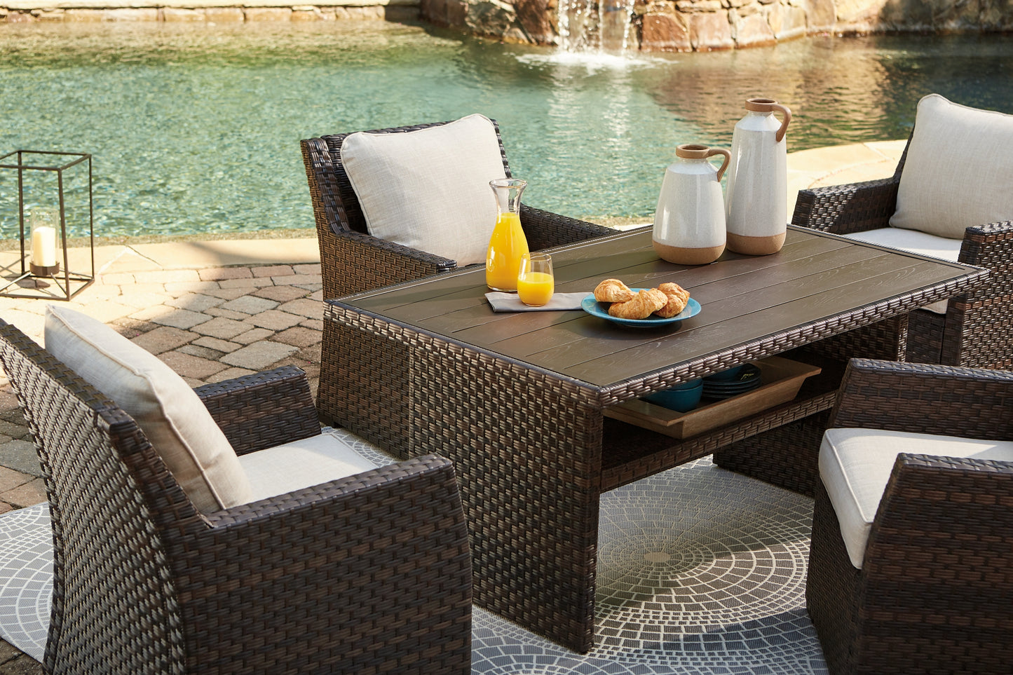 Ashley Express - Mesa multiusos Easy Isle RECT
