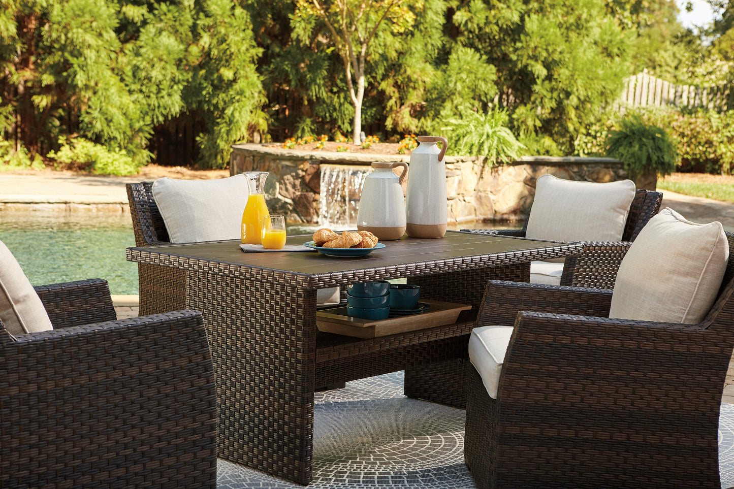 Ashley Express - Mesa multiusos Easy Isle RECT