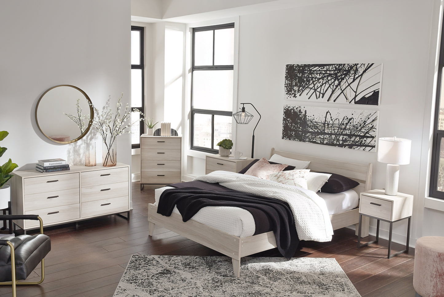 Ashley Express - Cama con plataforma y paneles Socalle
