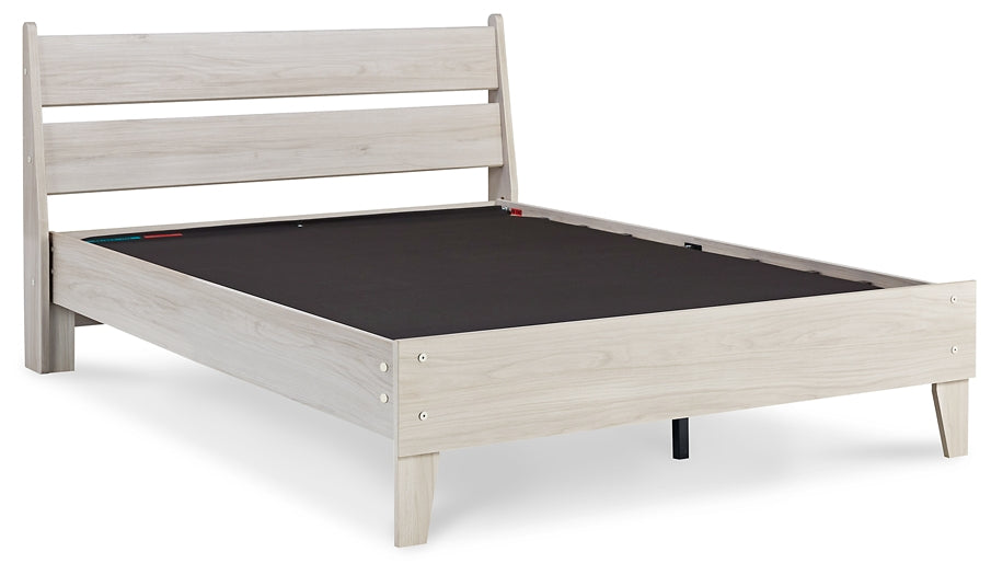 Ashley Express - Cama con plataforma y paneles Socalle