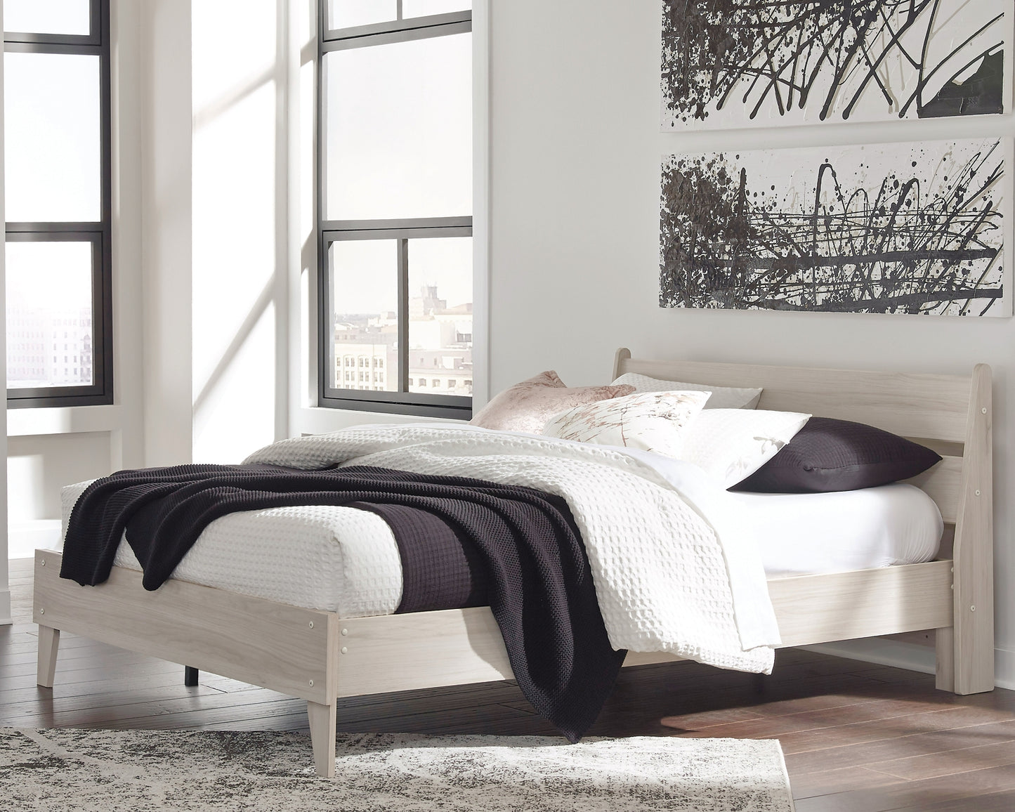Ashley Express - Cama con plataforma y paneles Socalle