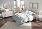 Ashley Express - Cama con plataforma y paneles Socalle