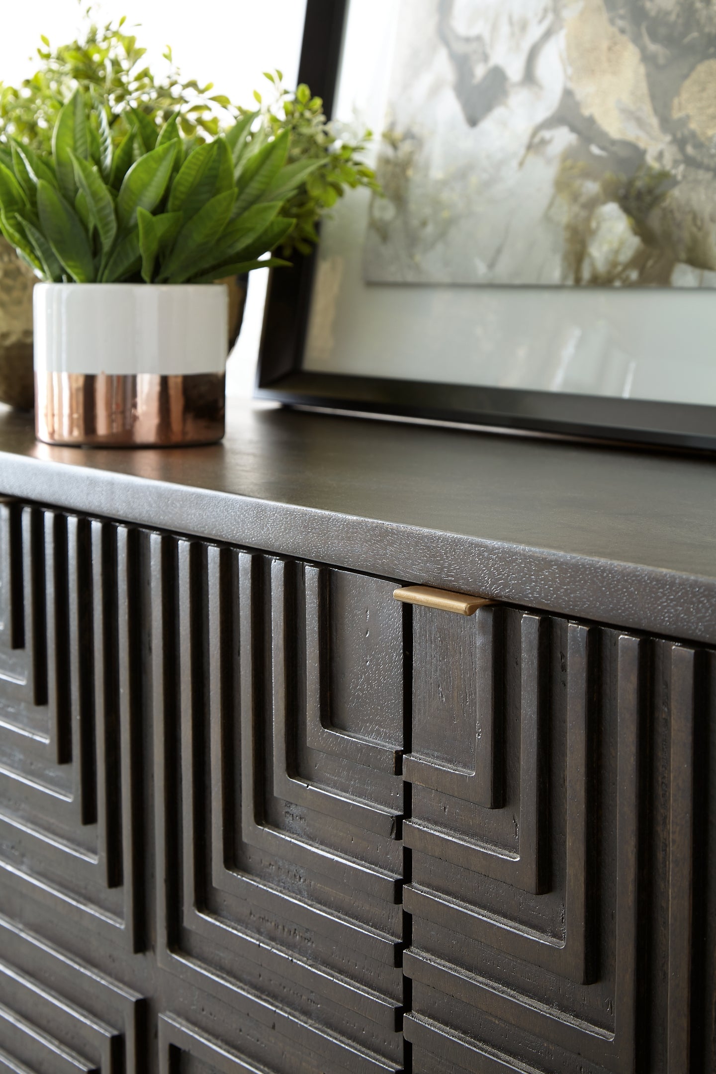 Ashley Express - Gabinete decorativo Elinmore