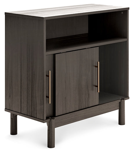 Ashley Express - Gabinete decorativo Brymont