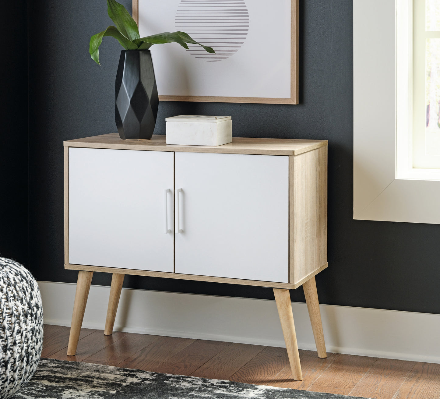 Ashley Express - Gabinete decorativo Orinfield