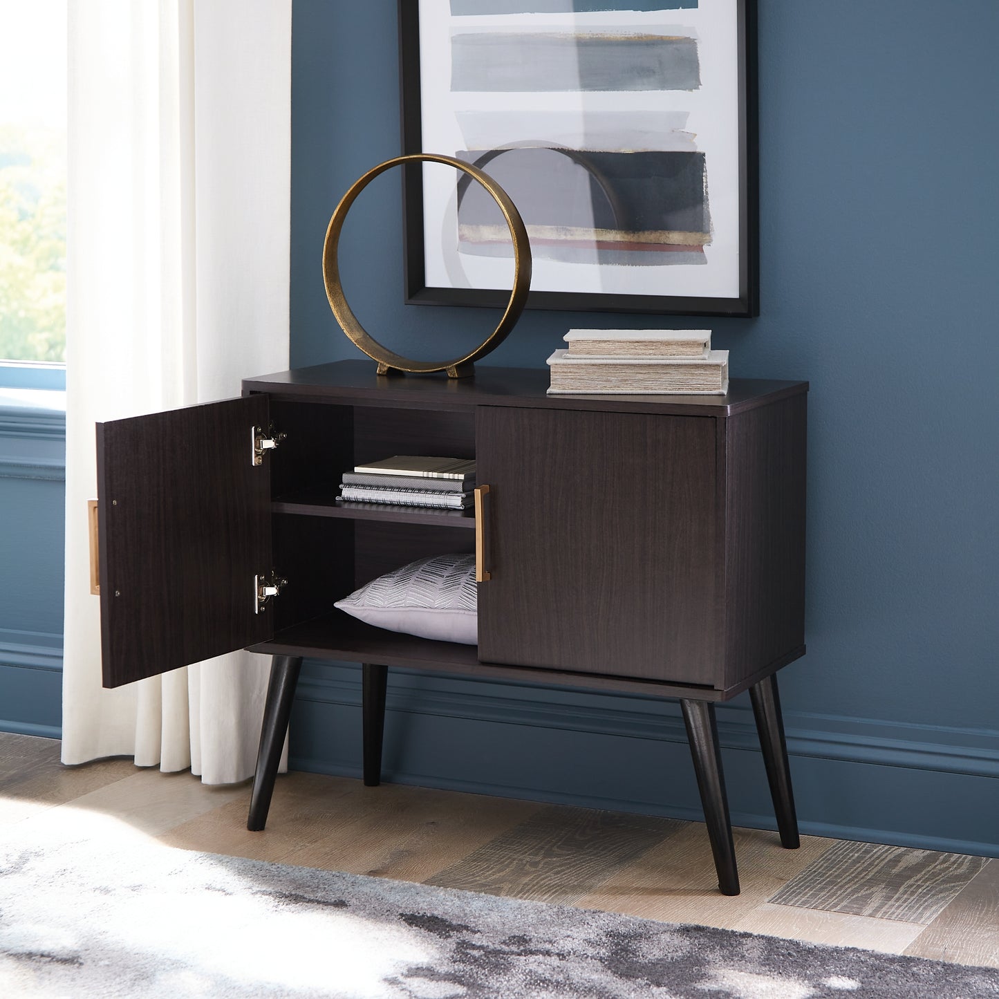 Ashley Express - Gabinete decorativo Orinfield