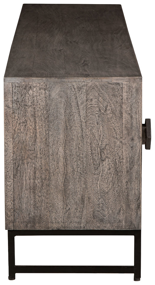 Gabinete de acento Treybrook