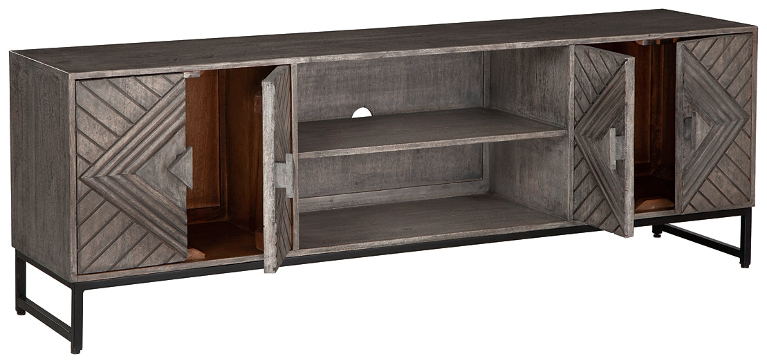 Gabinete de acento Treybrook