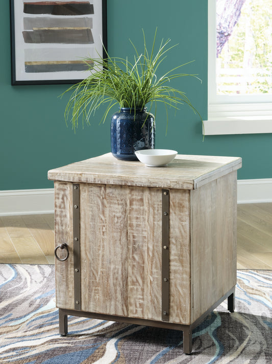 Ashley Express - Gabinete decorativo Laddford