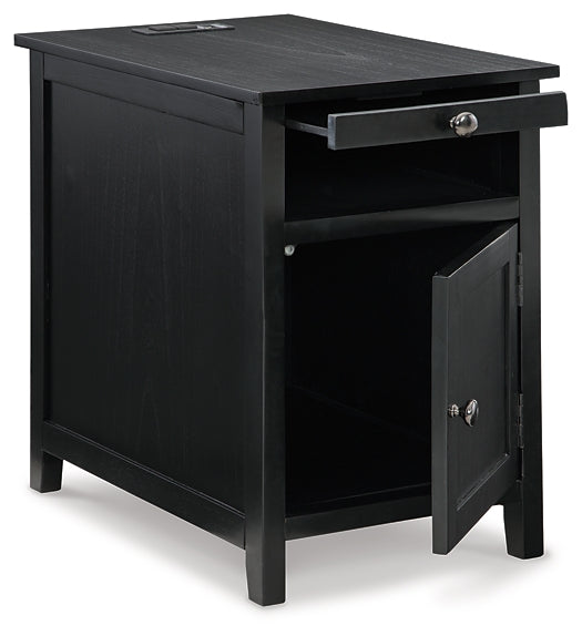 Ashley Express - Mesa auxiliar con silla Treytown