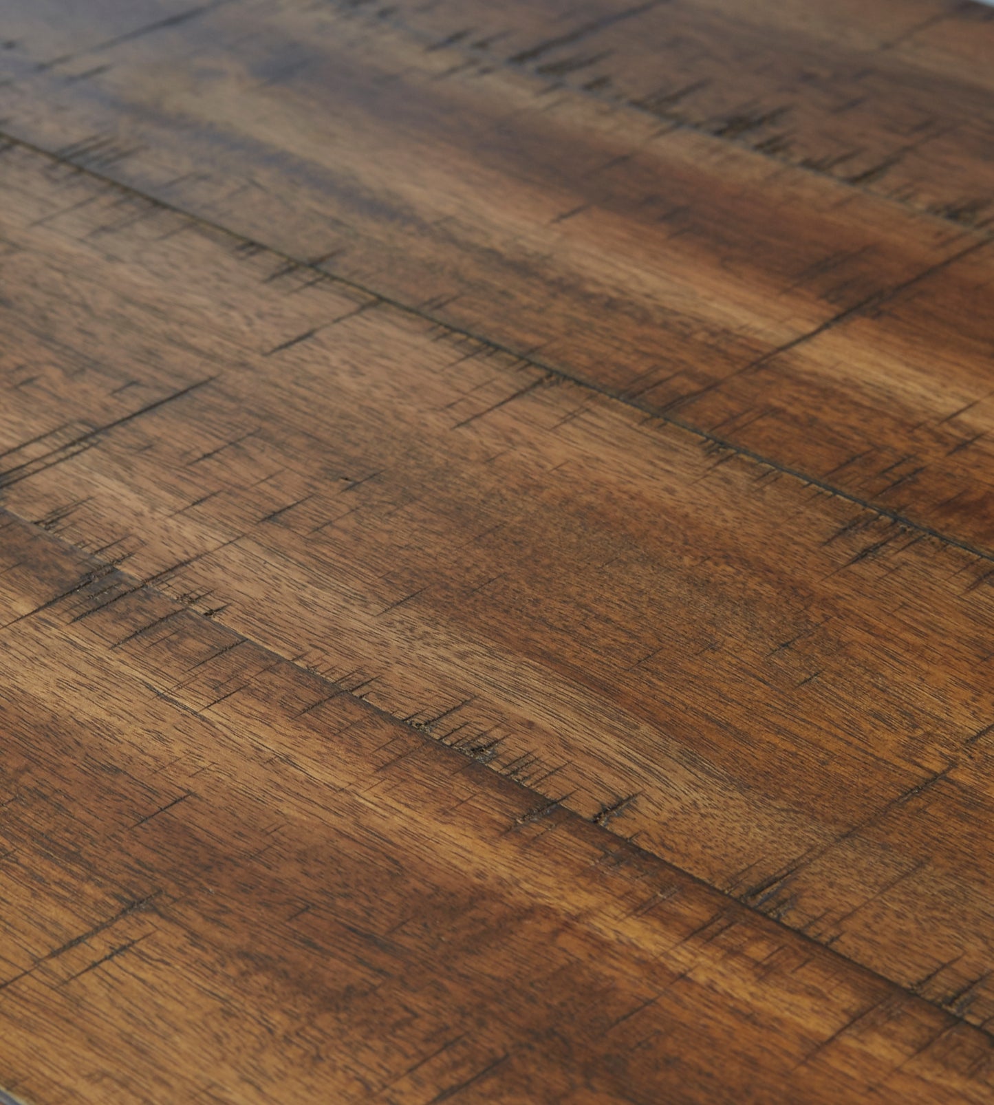 Ashley Express - Mesa de comedor Torjin de altura de mostrador y 4 taburetes