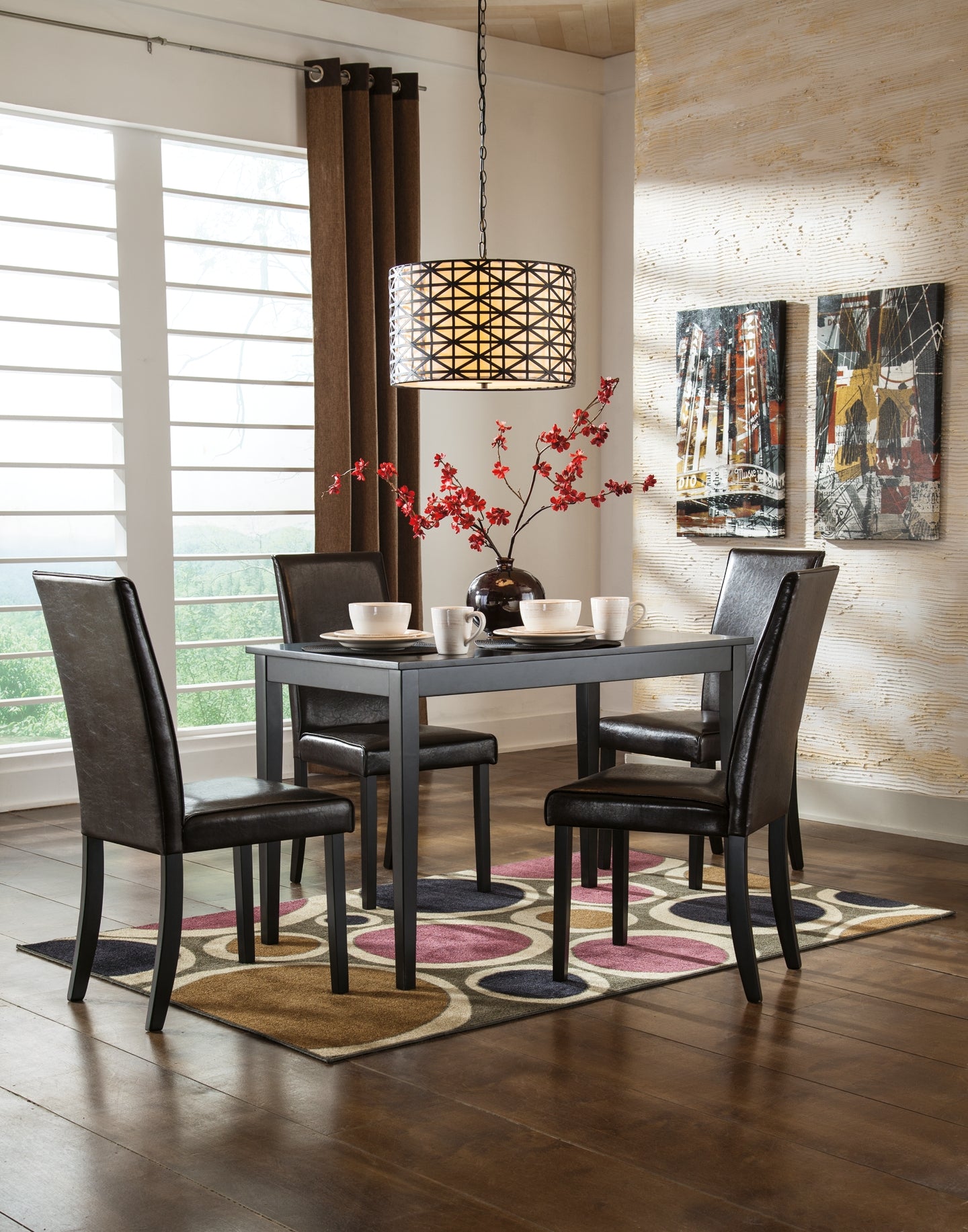 Ashley Express - Mesa de comedor y 4 sillas Kimonte