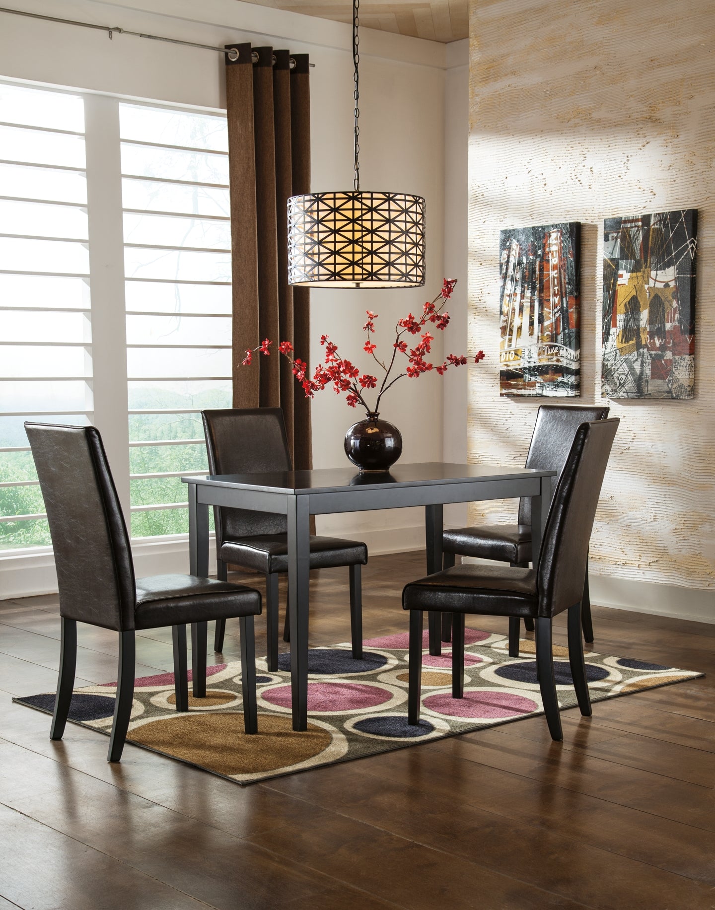 Ashley Express - Mesa de comedor y 4 sillas Kimonte