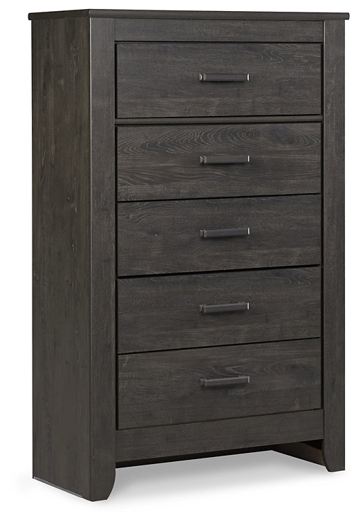 Cama King Brinxton con paneles, cómoda y espejo