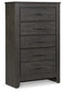 Cama King Brinxton con paneles, cómoda y espejo