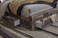 Cama Queen Derekson con 6 cajones, cómoda con espejo, cómoda y mesita de noche
