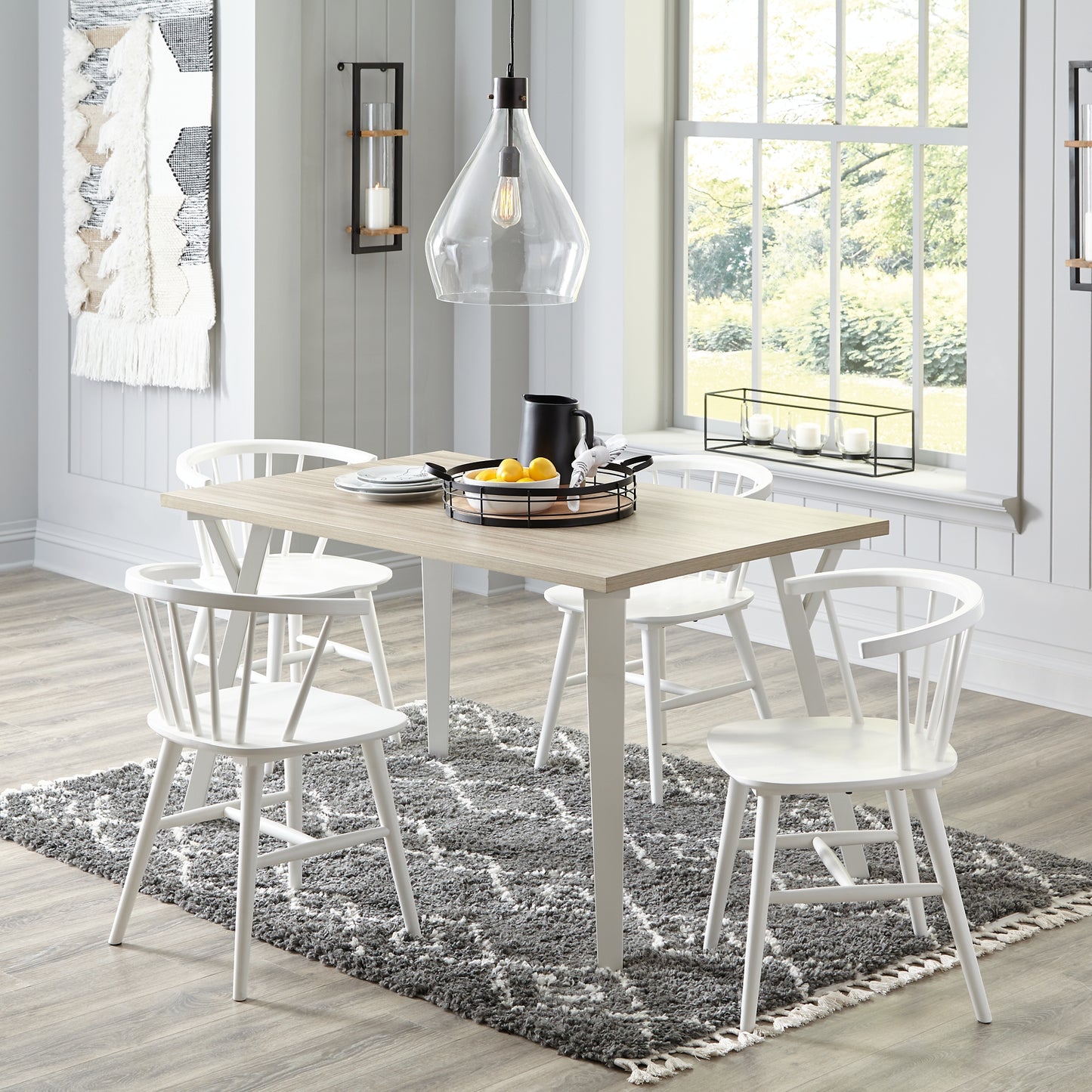 Ashley Express - Mesa de comedor Grannen y 4 sillas