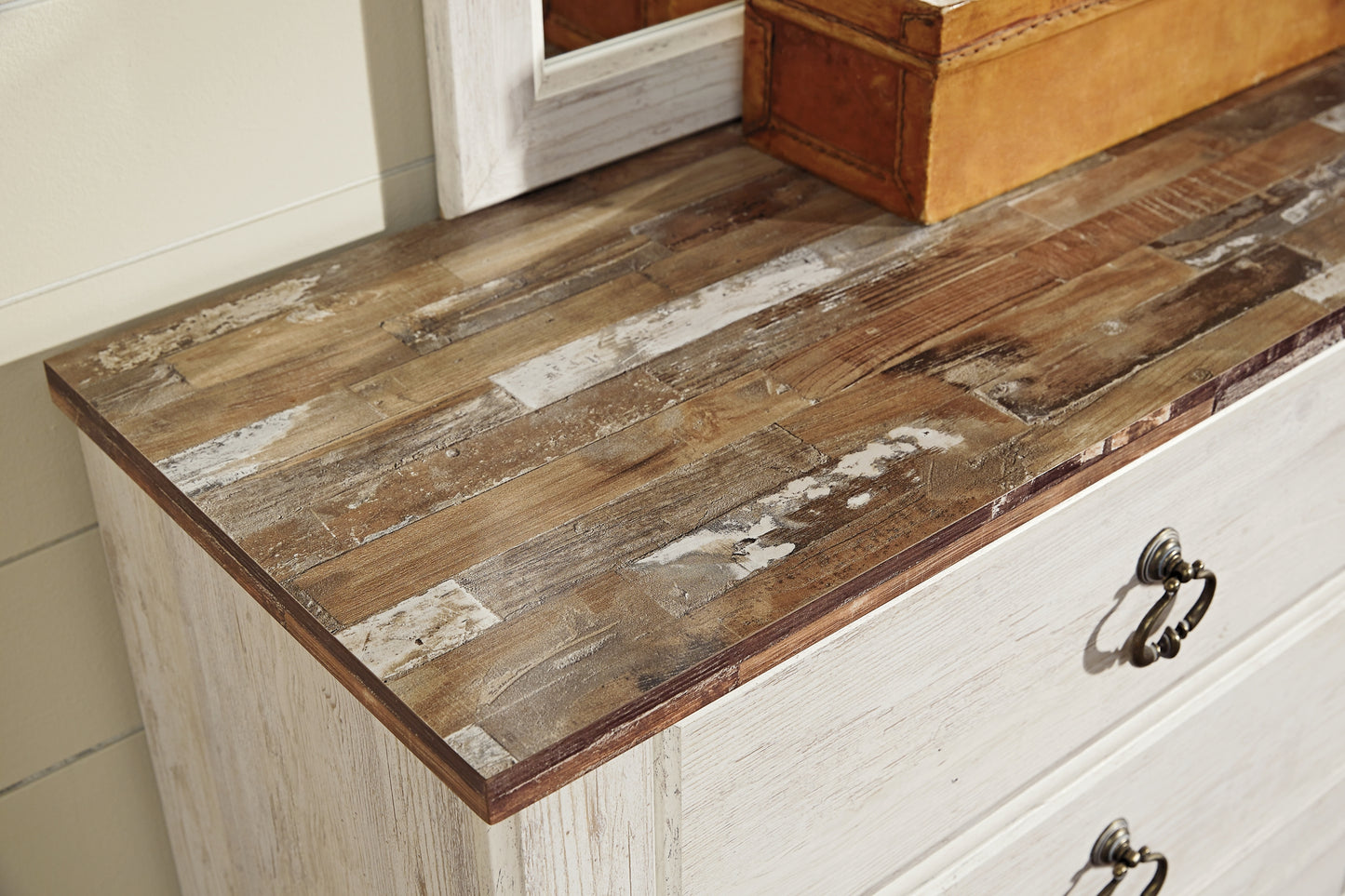 Ashley Express - Mesita de noche Willowton de dos cajones