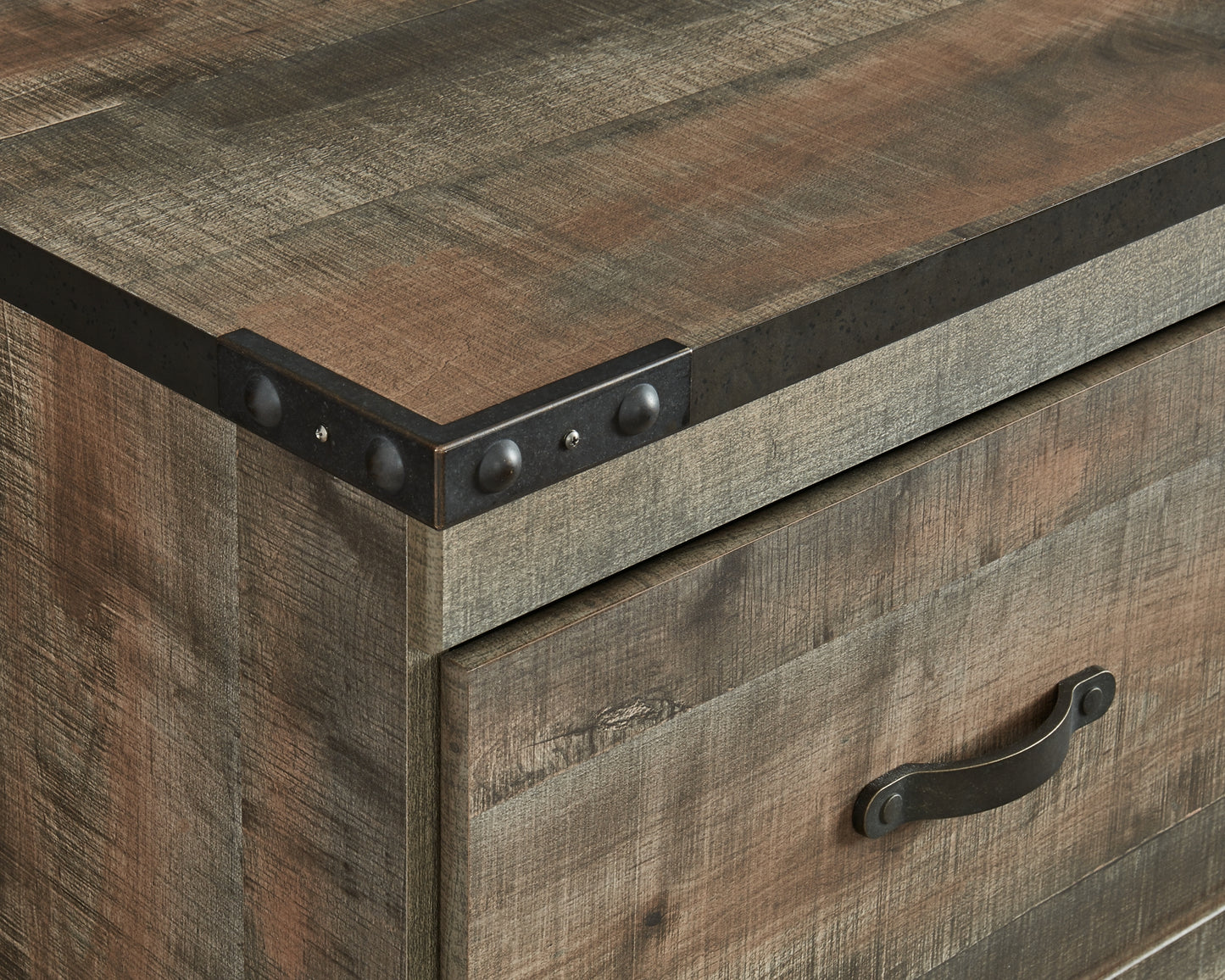 Ashley Express - Centro de entretenimiento Trinell de 3 piezas con chimenea eléctrica