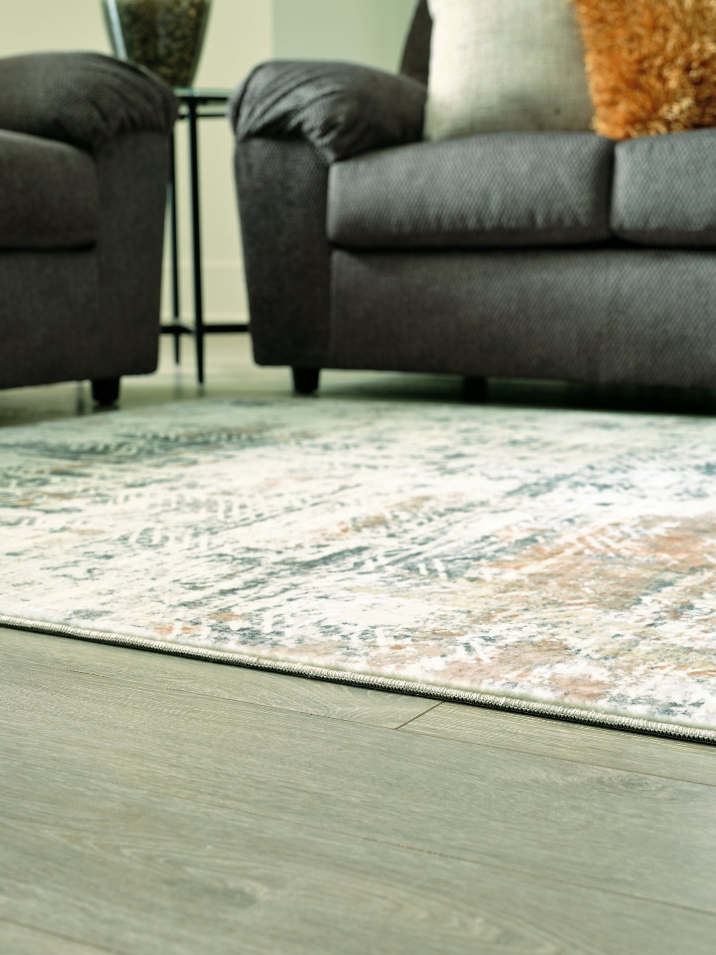 Ashley Express - Alfombra grande Redlings