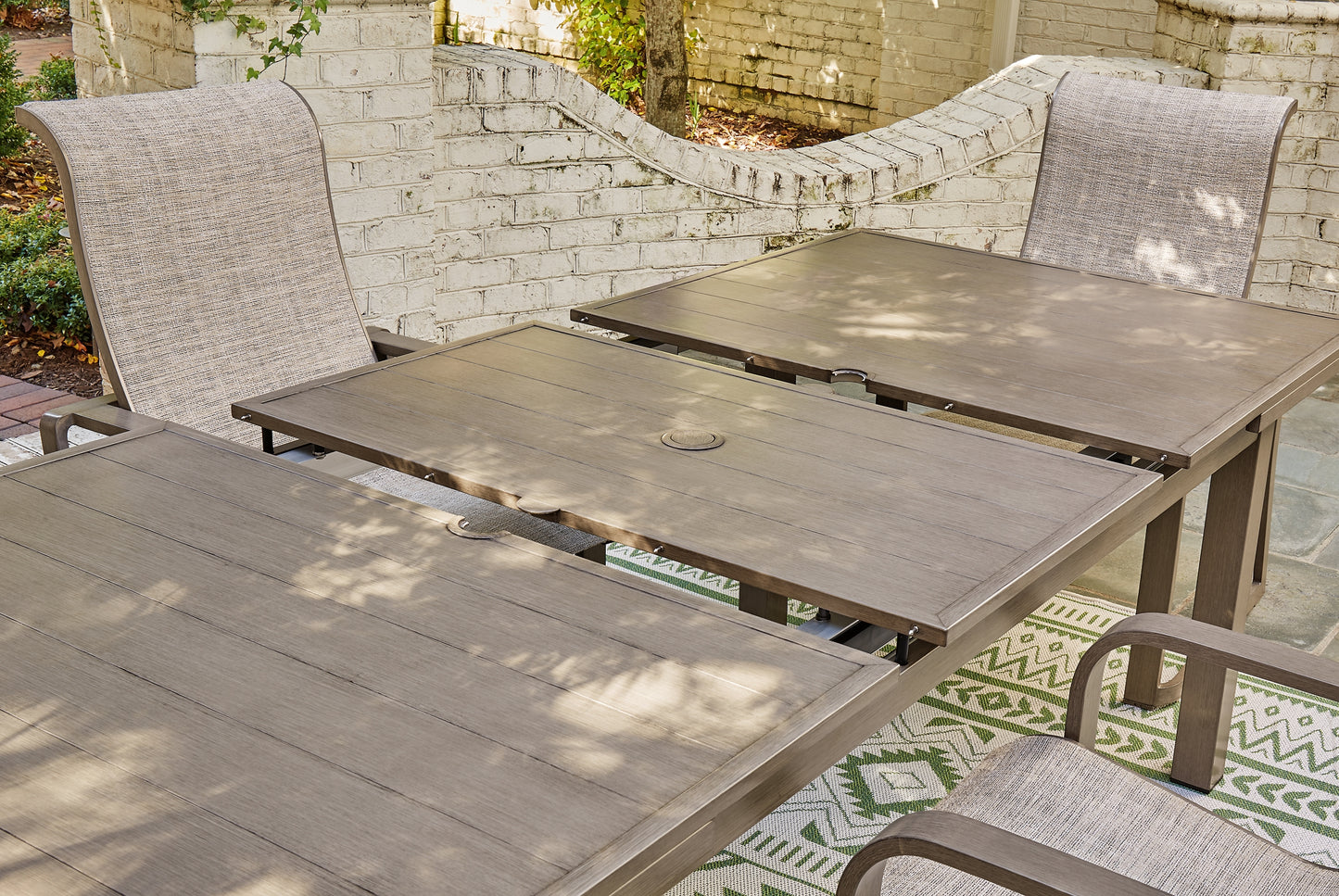 Mesa de comedor RECT frente a la playa EXT
