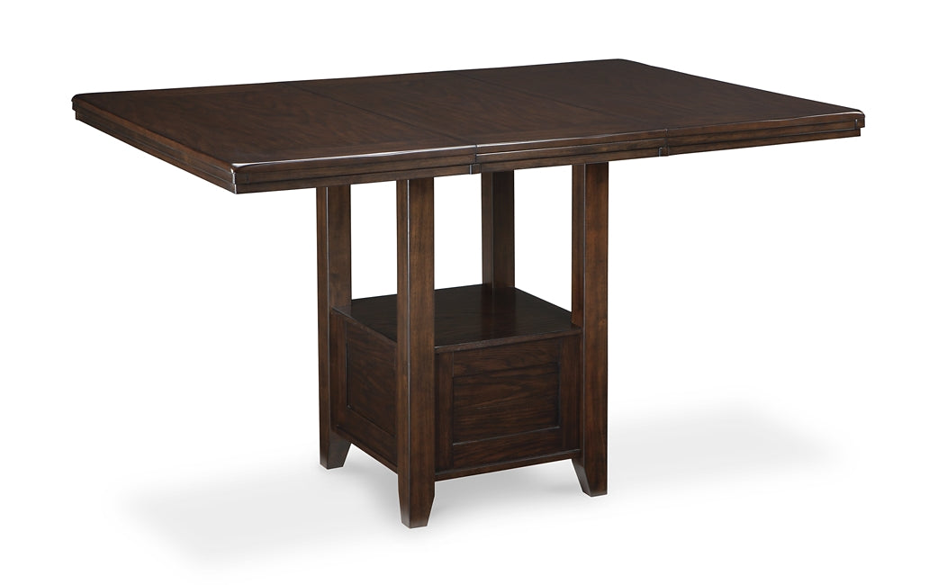 Ashley Express - Mesa de comedor Haddigan de altura de mostrador y 4 taburetes