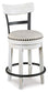 Ashley Express - Mesa de comedor Valebeck de altura de mostrador y 4 taburetes